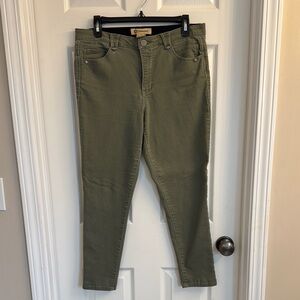 Democracy Green Skinny Jeans with Stretch Fabric